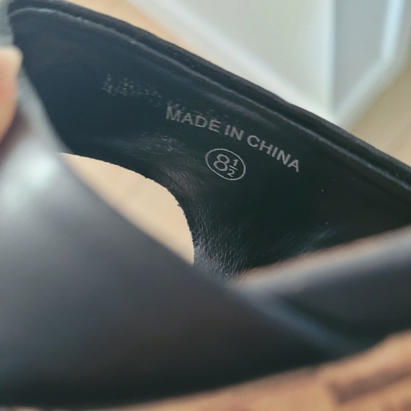 K studio wedges slides.  Size 8.5. - Picture 3 of 4